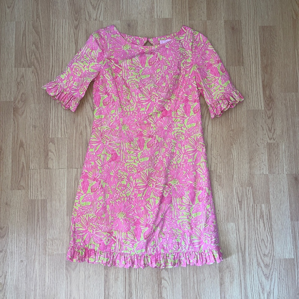 EUC. Lilly Pulitzer Pink and Green Daisy Short Sleeve Mini Shift Dress Size 2
